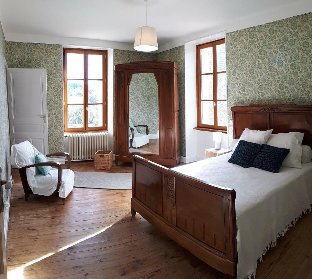 Grand Gite Maison D Alice Auvergne - 15 Personnes Saint-Bonnet-les-Quarts المظهر الخارجي الصورة