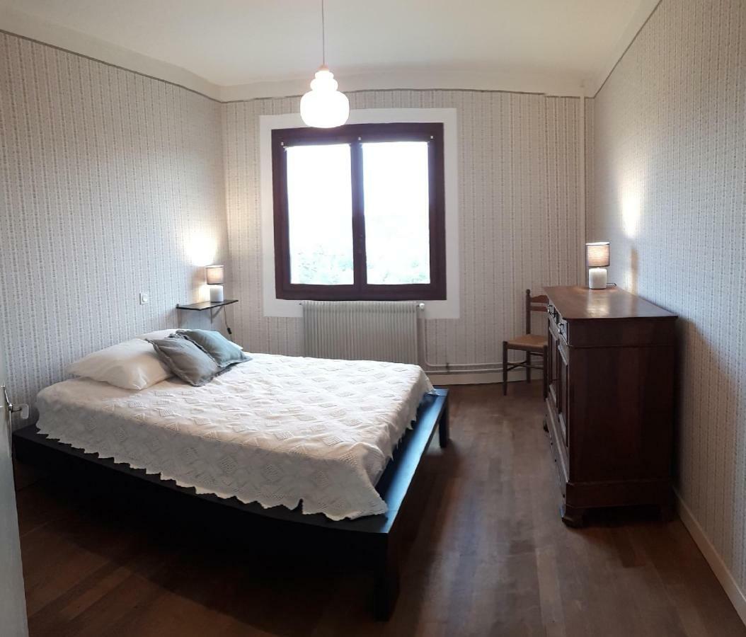 Grand Gite Maison D Alice Auvergne - 15 Personnes Saint-Bonnet-les-Quarts المظهر الخارجي الصورة