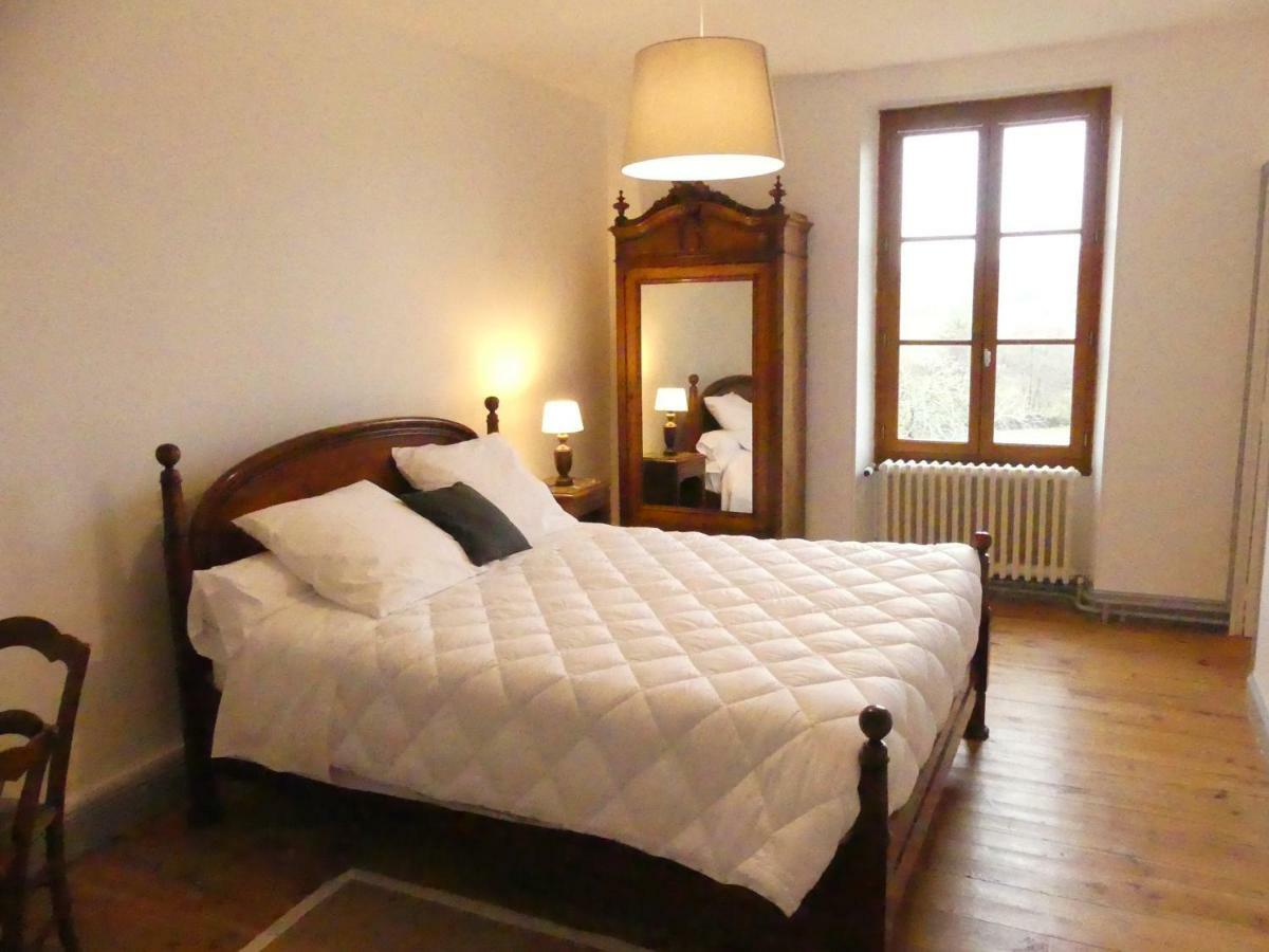 Grand Gite Maison D Alice Auvergne - 15 Personnes Saint-Bonnet-les-Quarts المظهر الخارجي الصورة